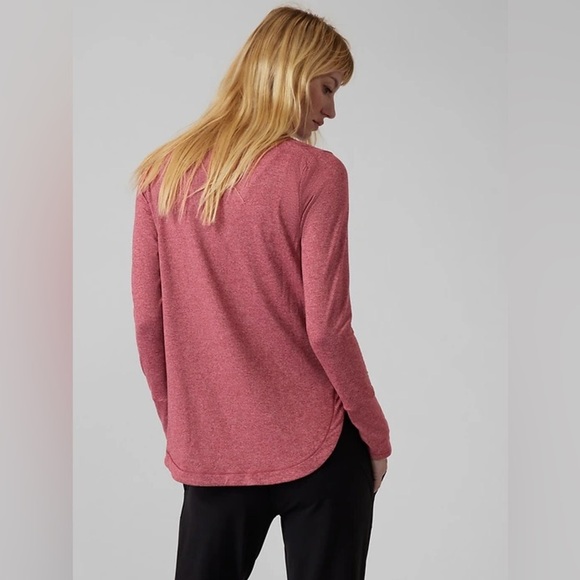 Athleta Burgundy Pink Long Sleeve Crew Neck Uptempo Top Curved Hem Side Slits L - Picture 9 of 9